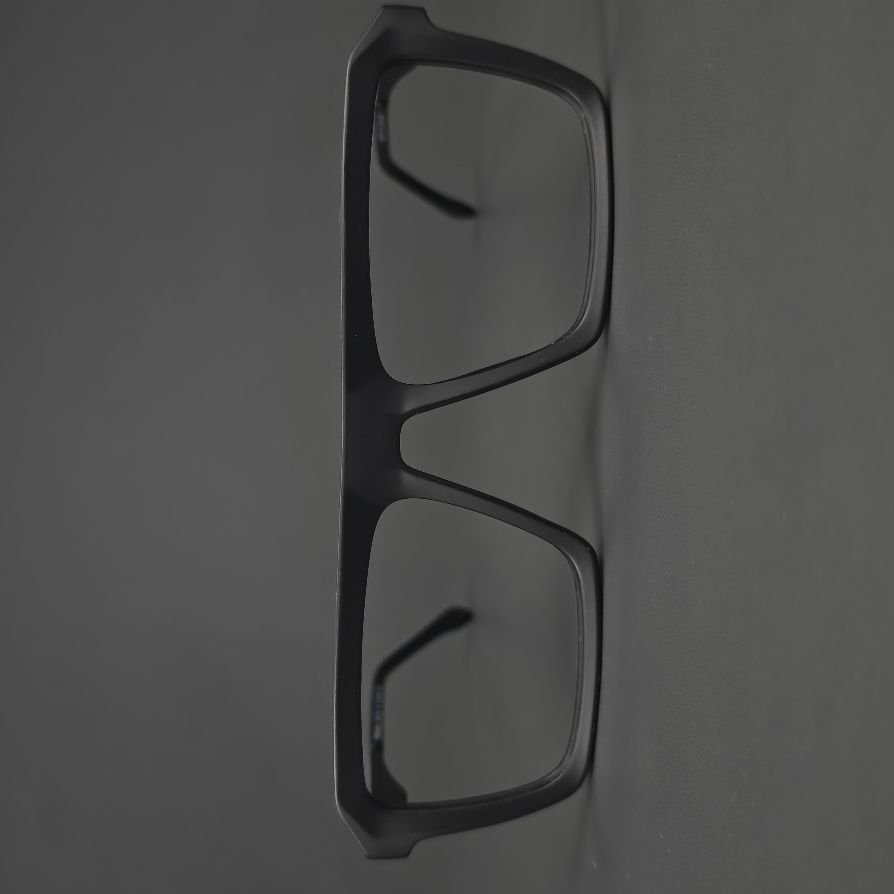 Tomm Square #black